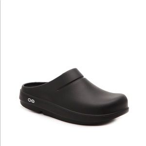 EUC OOFOS Unisex Lightweight Recovery Black OOClog